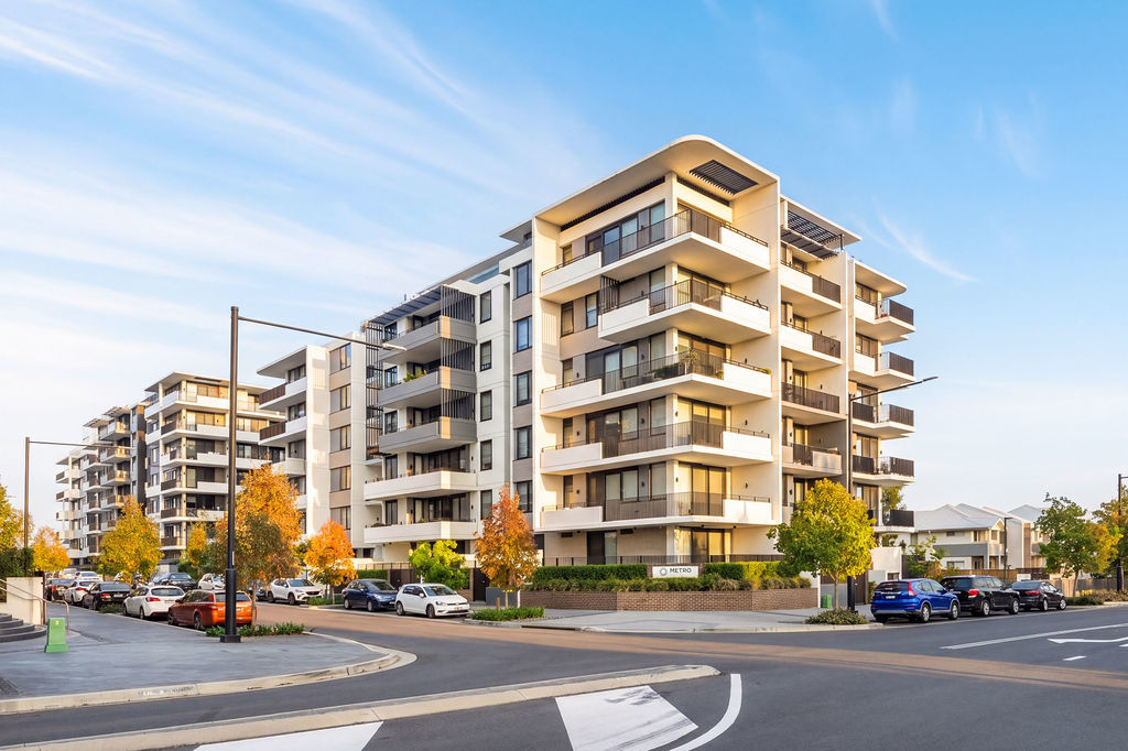 202/2 Fordham Way, Oran Park, NSW 2570