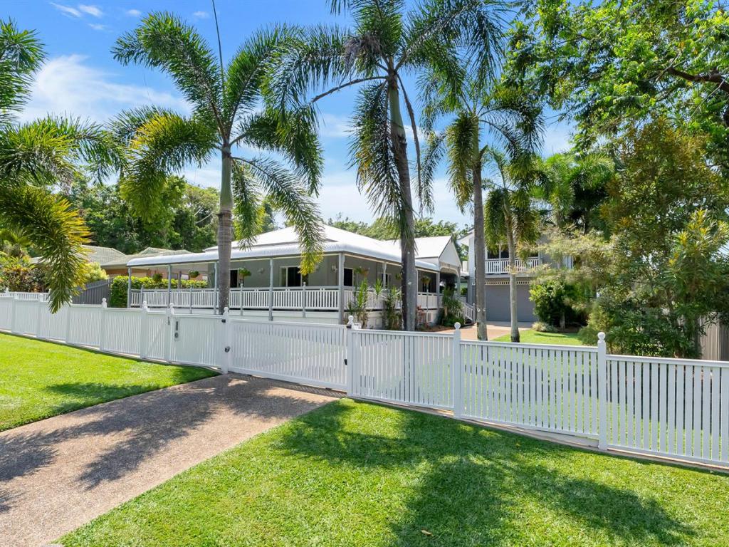 16 Gloucester St, Whitfield, QLD 4870