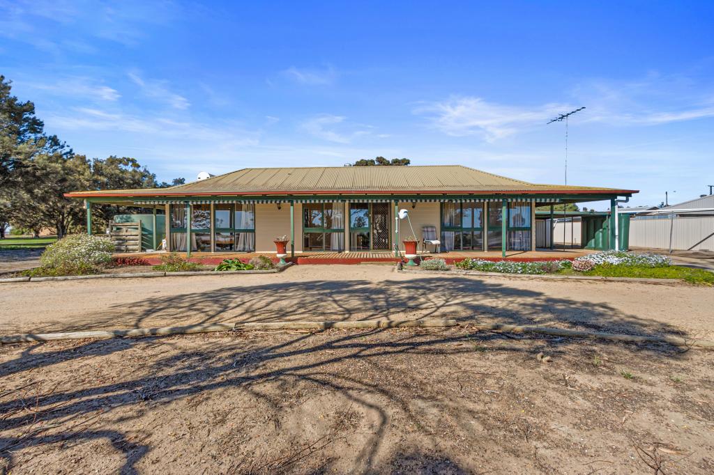 42 Minlaton Rd, Yorketown, SA 5576