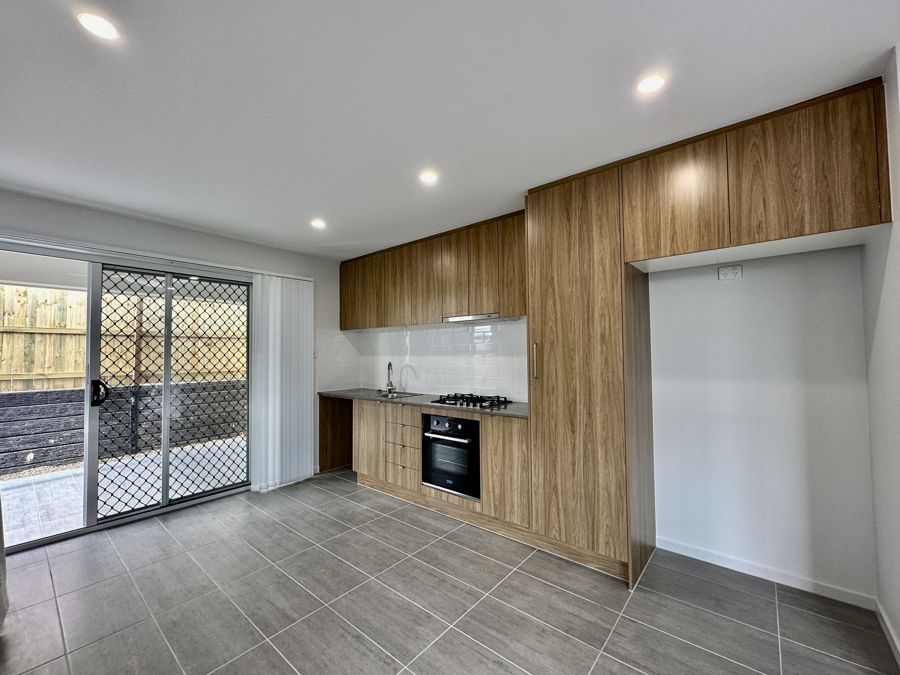 2/14 Lilium St, Ripley, QLD 4306