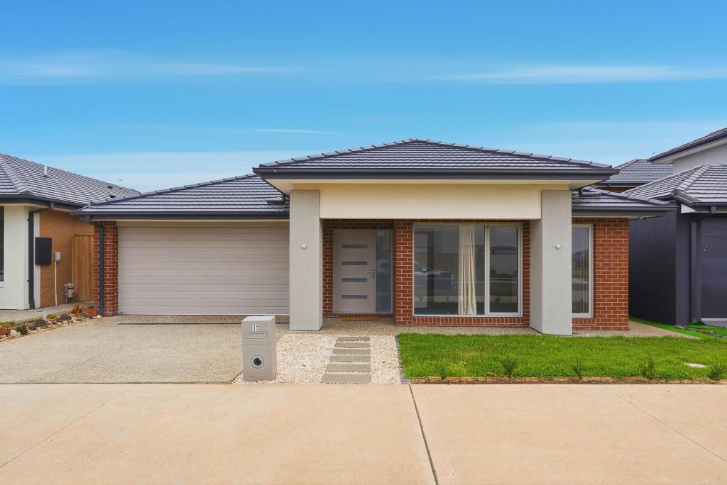 13 FORESTMILL CH, WERRIBEE, VIC 3030