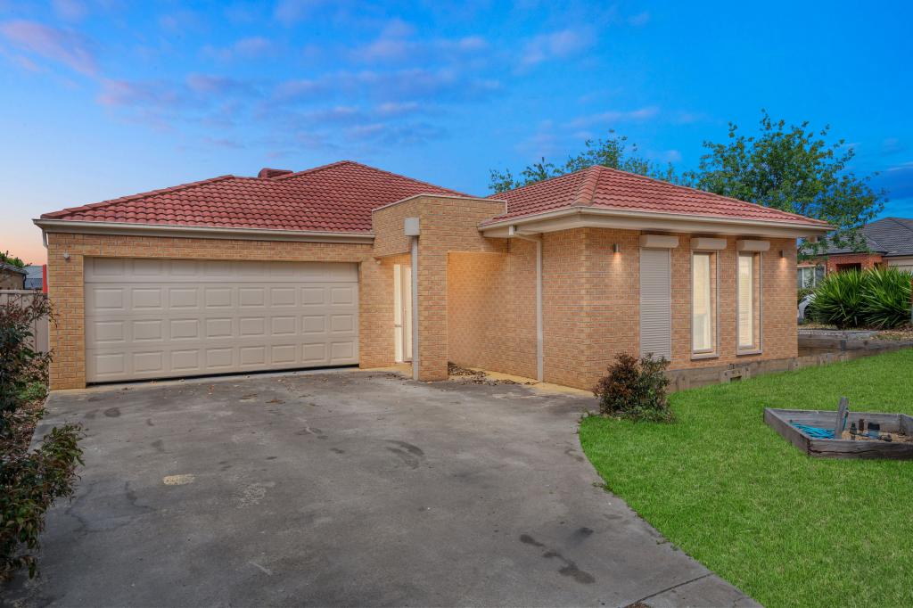 1 Duneira Gr, Caroline Springs, VIC 3023