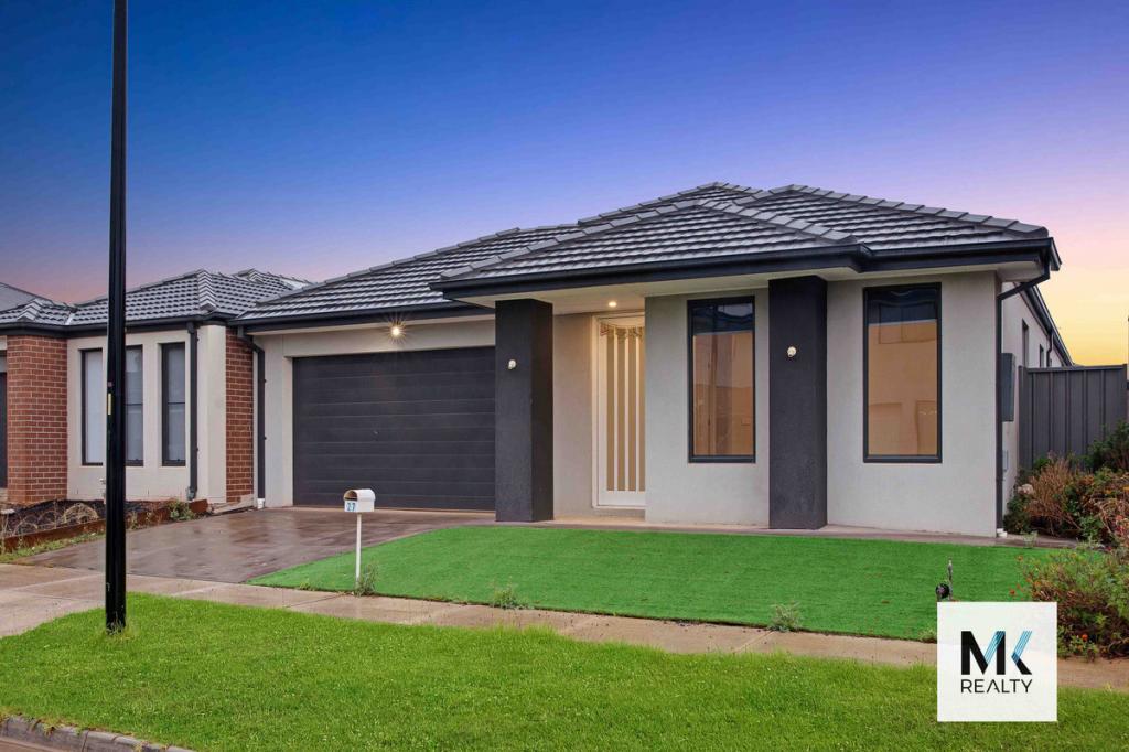 27 Yeoman St, Melton South, VIC 3338