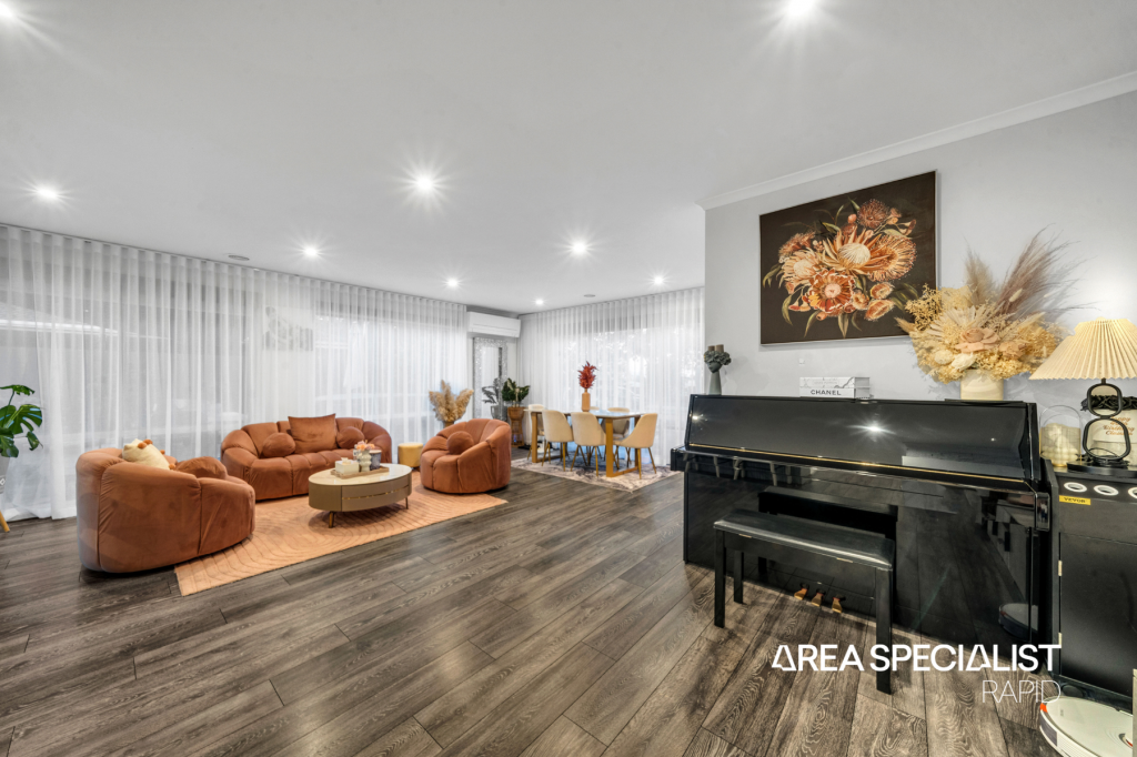 94 Amberly Park Dr, Narre Warren South, VIC 3805
