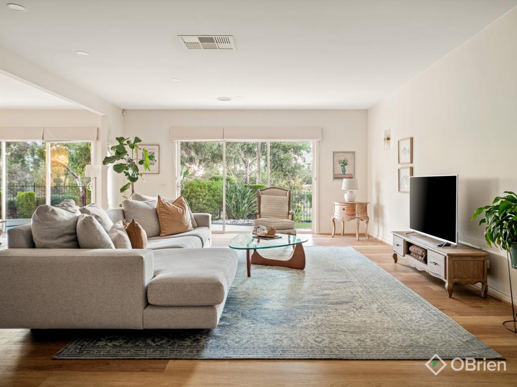 16 Leichhardt Ct, Sandhurst, VIC 3977