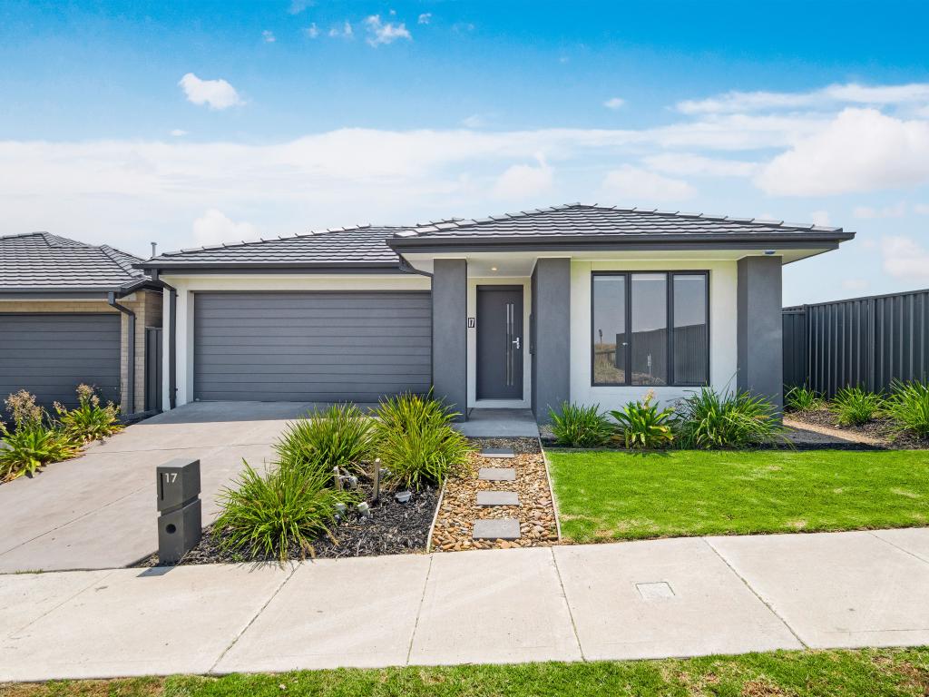 17 Prizzle Rd, Pakenham, VIC 3810