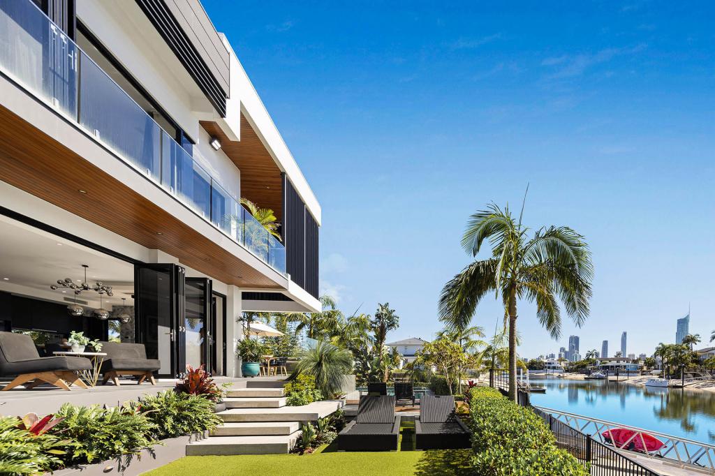 15 Palmetto Ct, Broadbeach Waters, QLD 4218