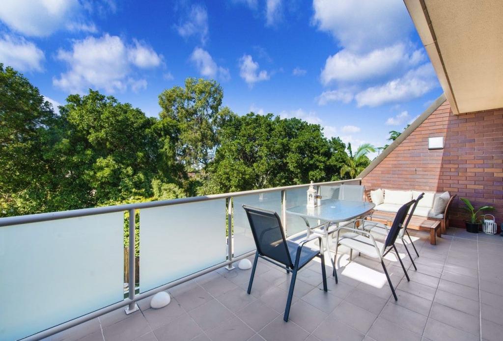 15/111 Rio Vista Bvd, Broadbeach Waters, QLD 4218