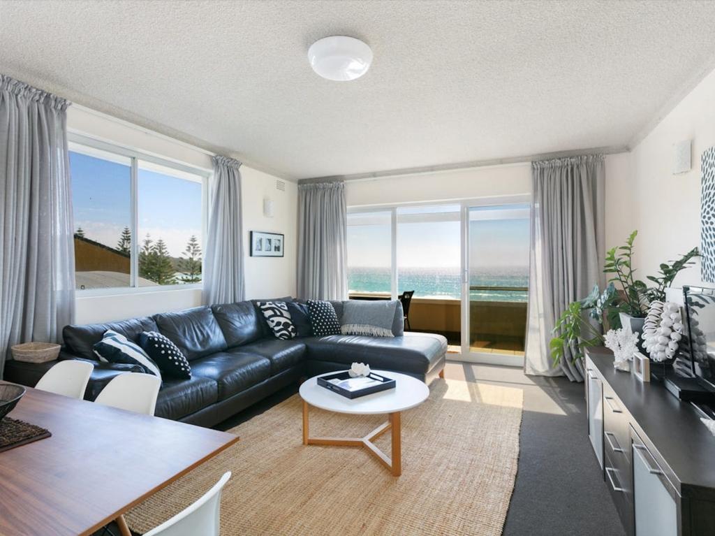 5/64 Carrington Pde, Curl Curl, NSW 2096