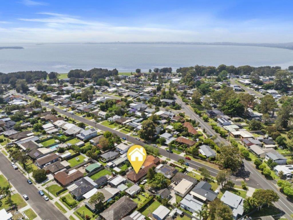 35A ST JAMES AVE, BERKELEY VALE, NSW 2261