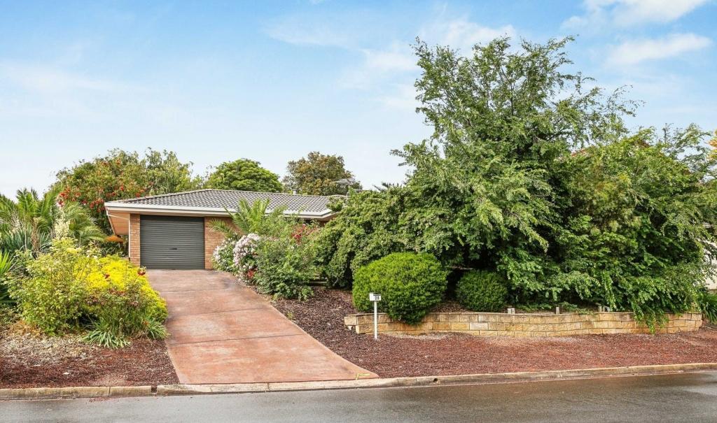 28 Sherwood Ave, Happy Valley, SA 5159