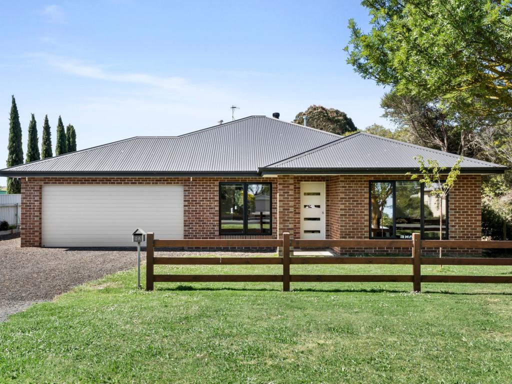 8a Blandford St, Cobden, VIC 3266