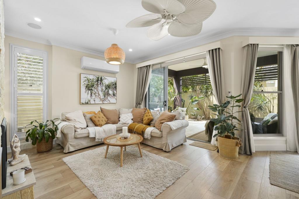 3043 Everglade Ave, Carrara, QLD 4211