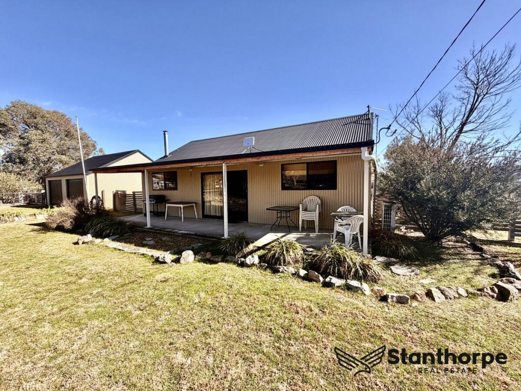 30 Rayleigh St, Wallangarra, QLD 4383