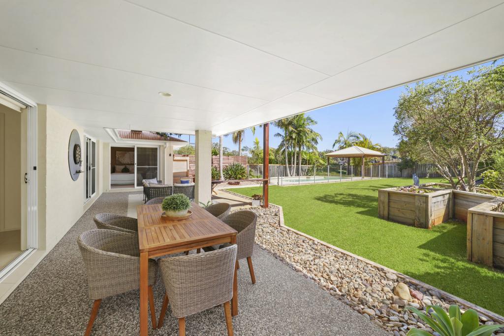 1 SALMEAN CCT, PORT MACQUARIE, NSW 2444