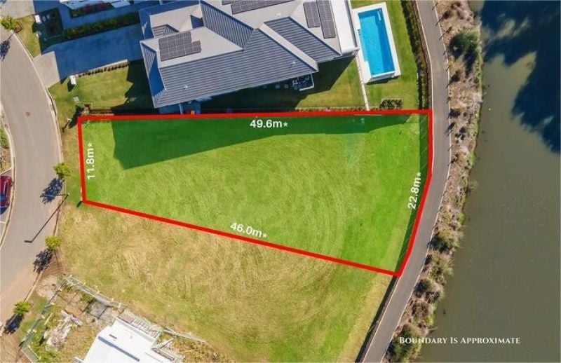 9207 Peter Senior Dr, Hope Island, QLD 4212