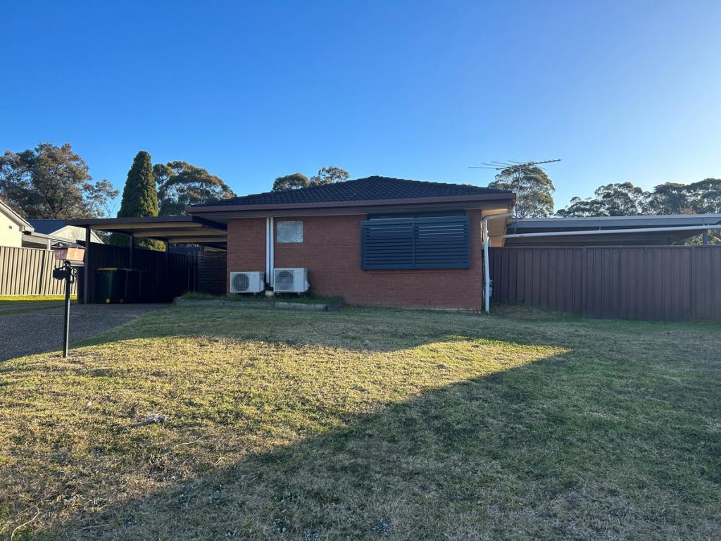 40 Donalbain Cct, Rosemeadow, NSW 2560