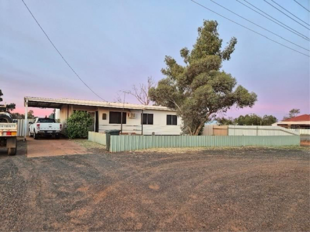 5 Richardson St, Mount Magnet, WA 6638
