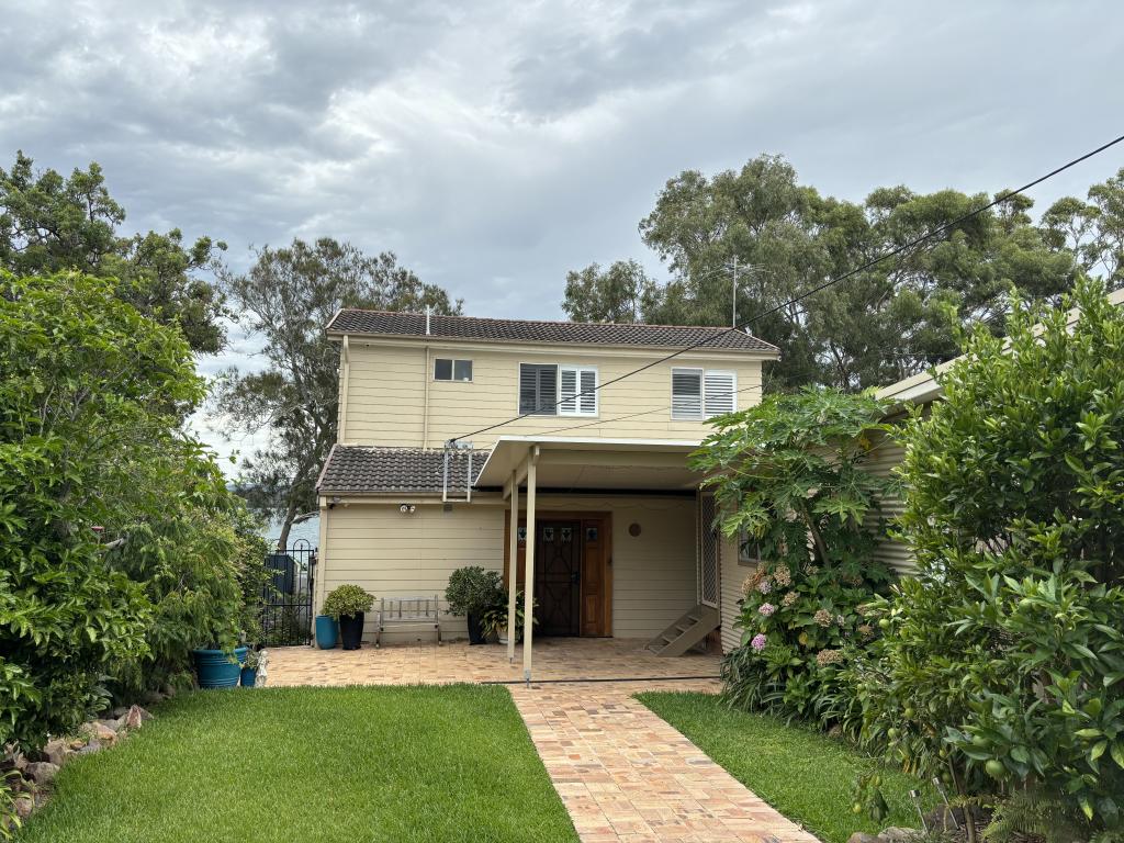 127 Kullaroo Rd, Summerland Point, NSW 2259