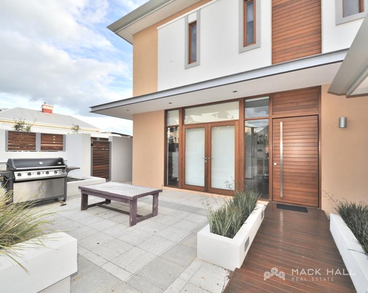 35 RULE ST, NORTH FREMANTLE, WA 6159