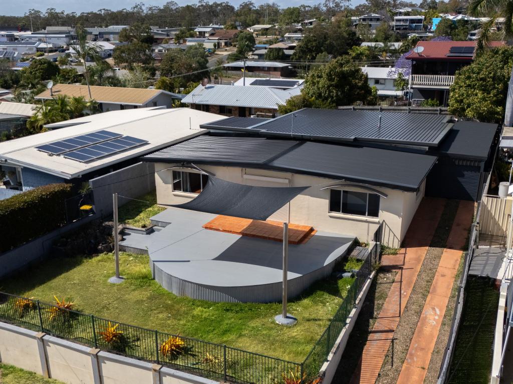 17 Crest Ave, Boyne Island, QLD 4680