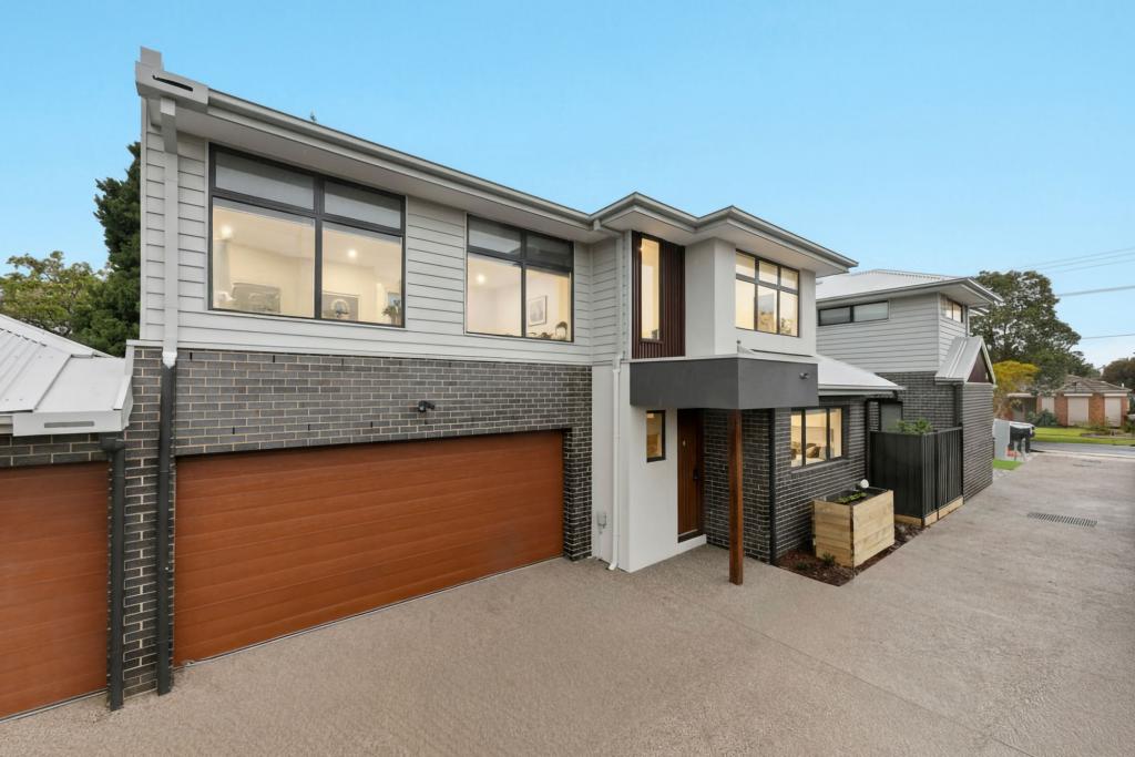 2/24 Stenhouse Ave, Brooklyn, VIC 3012