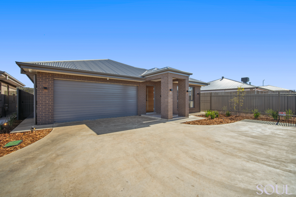 17 Maher Cct, Griffith, NSW 2680