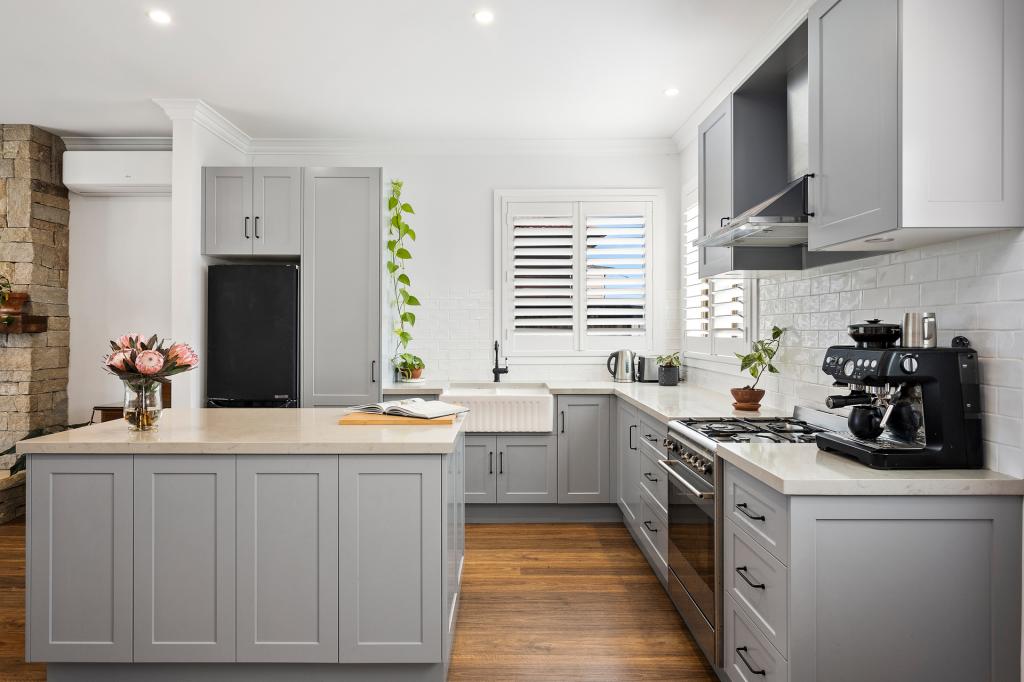 238 Flagstaff Rd, Lake Heights, NSW 2502