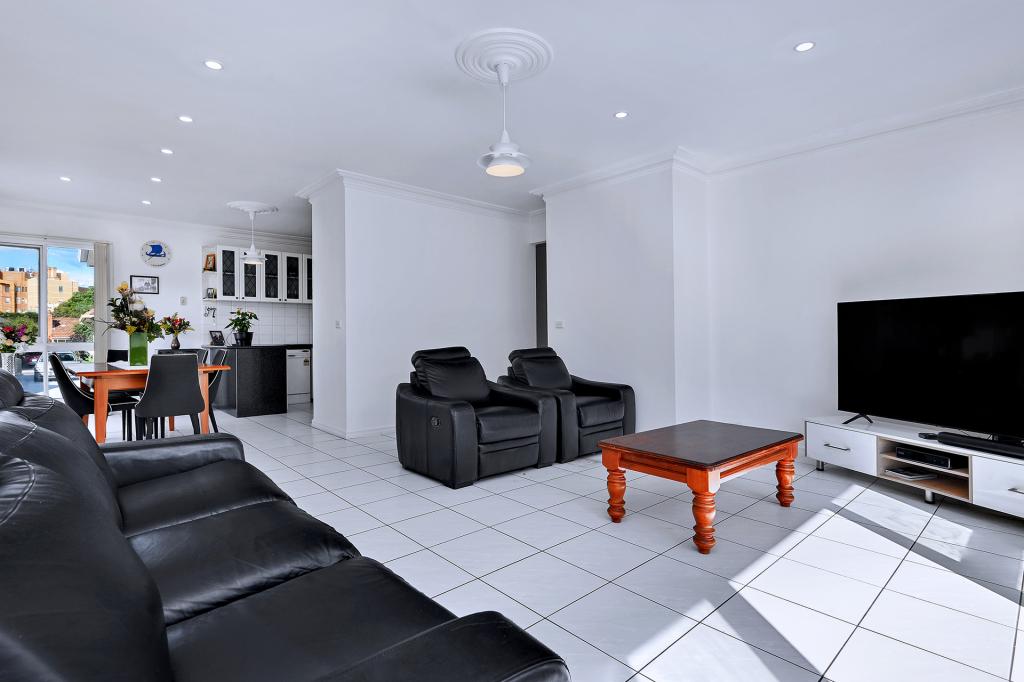 2/30 Hall St, Coburg, VIC 3058