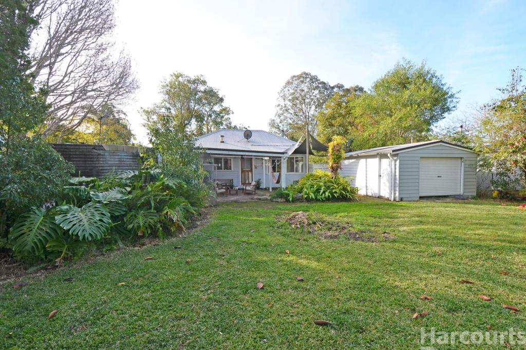 8 STATION ST, JOHNS RIVER, NSW 2443