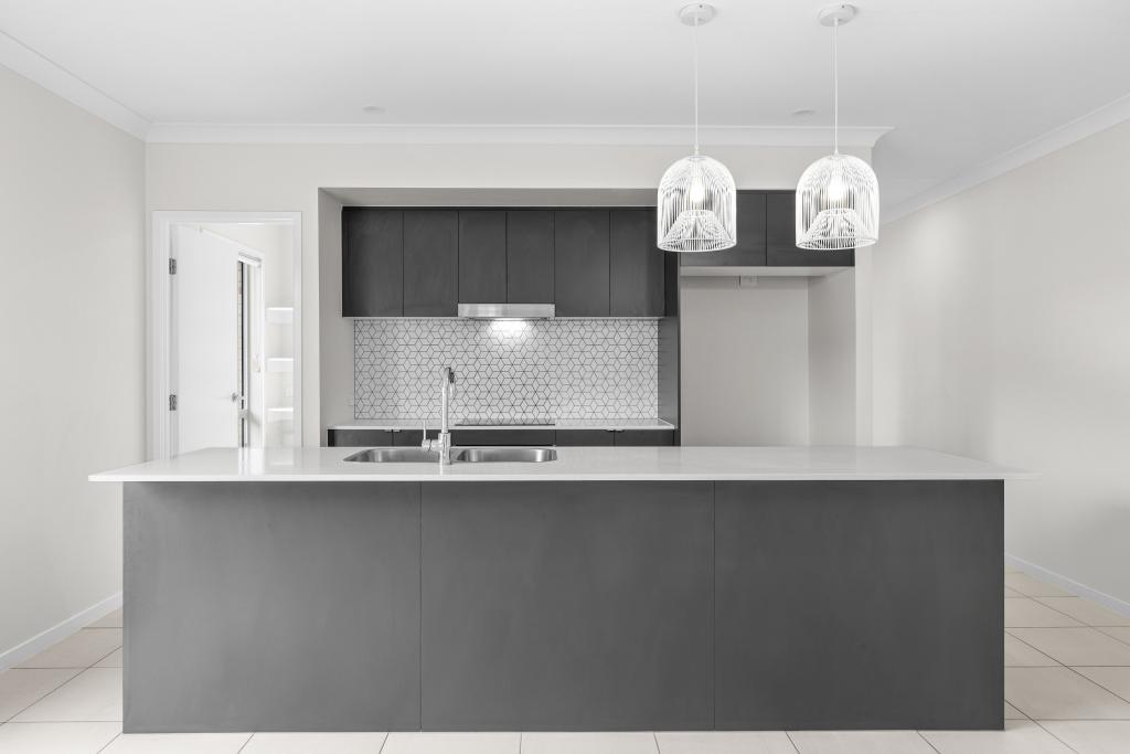 5 Darwinia St, Springfield, QLD 4300