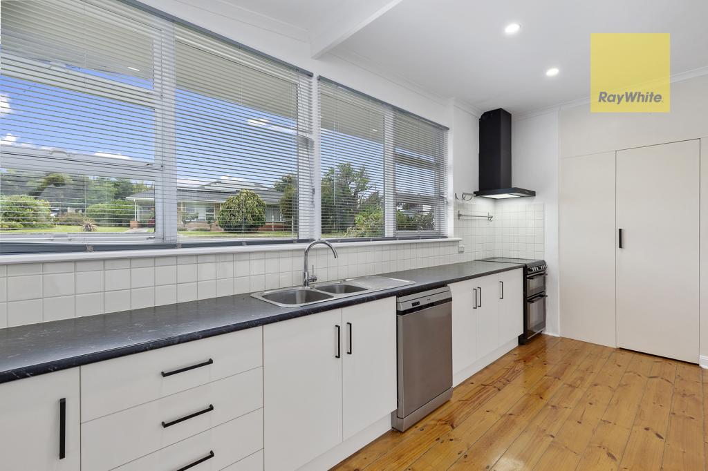 4 Warunda Ave, Seaview Downs, SA 5049