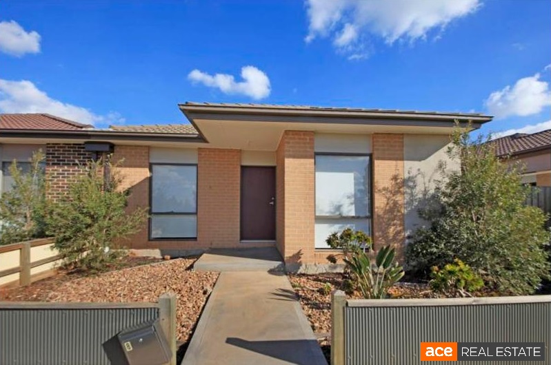 11/2 Elizabeth St, Rockbank, VIC 3335