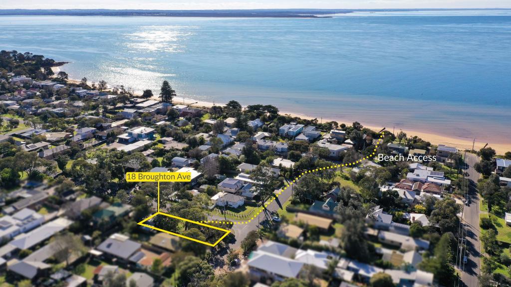 18 Broughton Ave, Cowes, VIC 3922