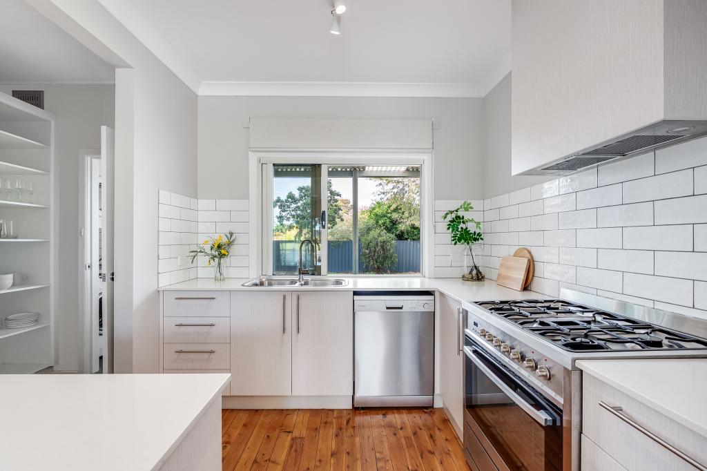 393 Nowland Ave, Lavington, NSW 2641