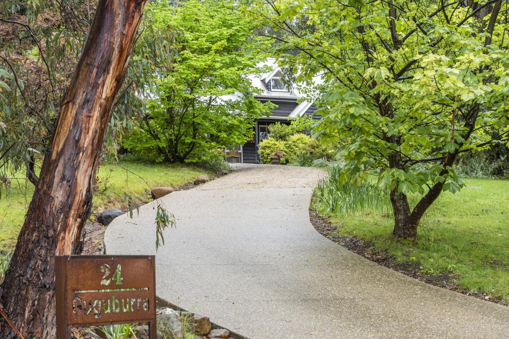 24 Blanche Pde, Mount Macedon, VIC 3441