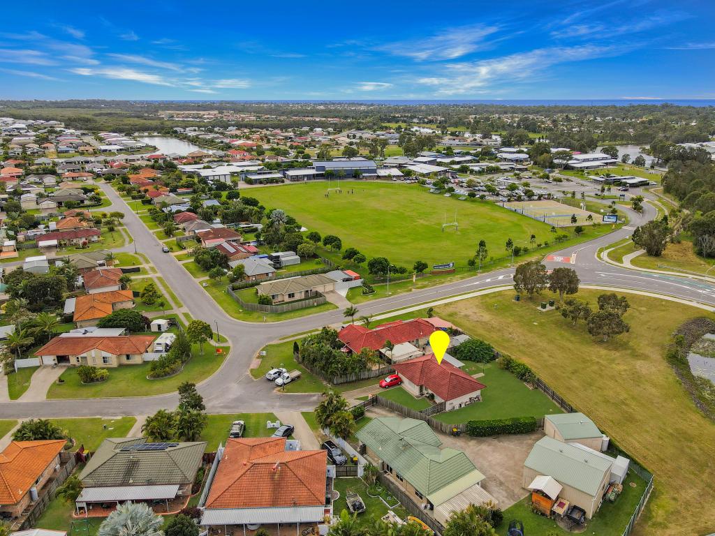 4 Burnett Ct, Eli Waters, QLD 4655
