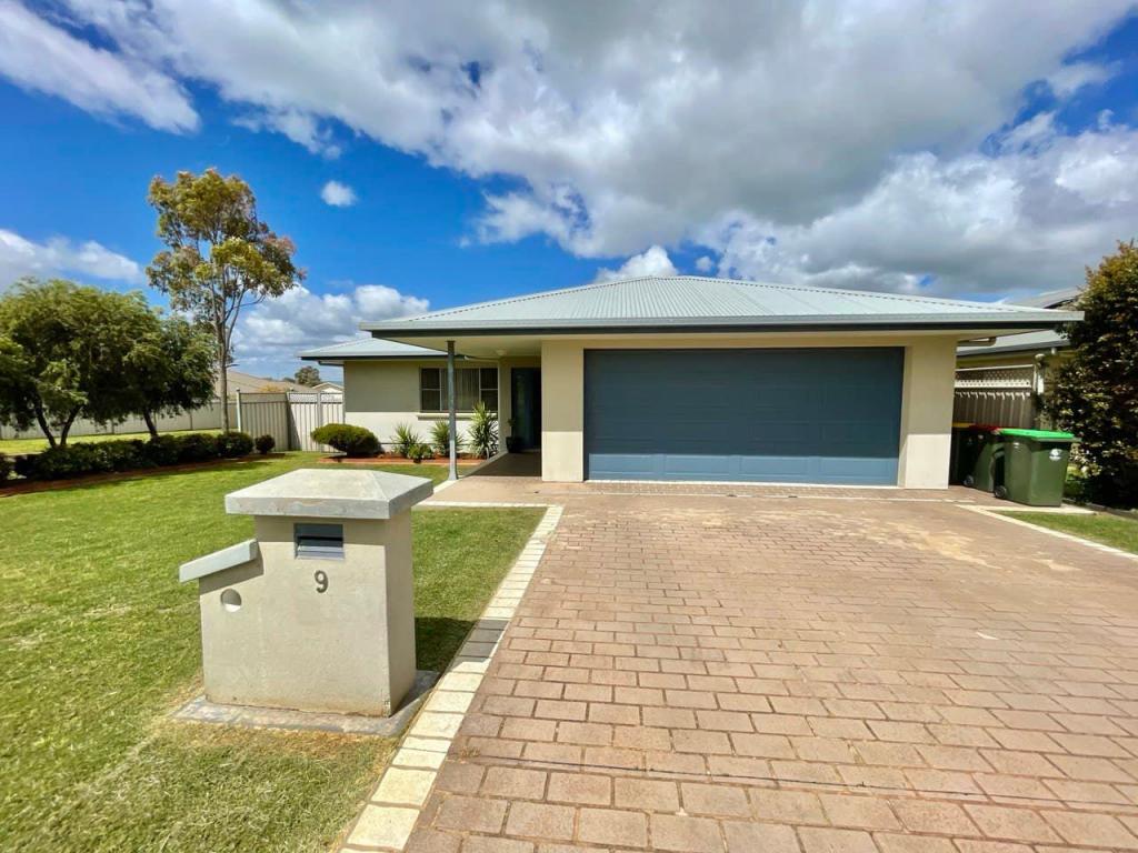 9 Koala St, Parkes, NSW 2870