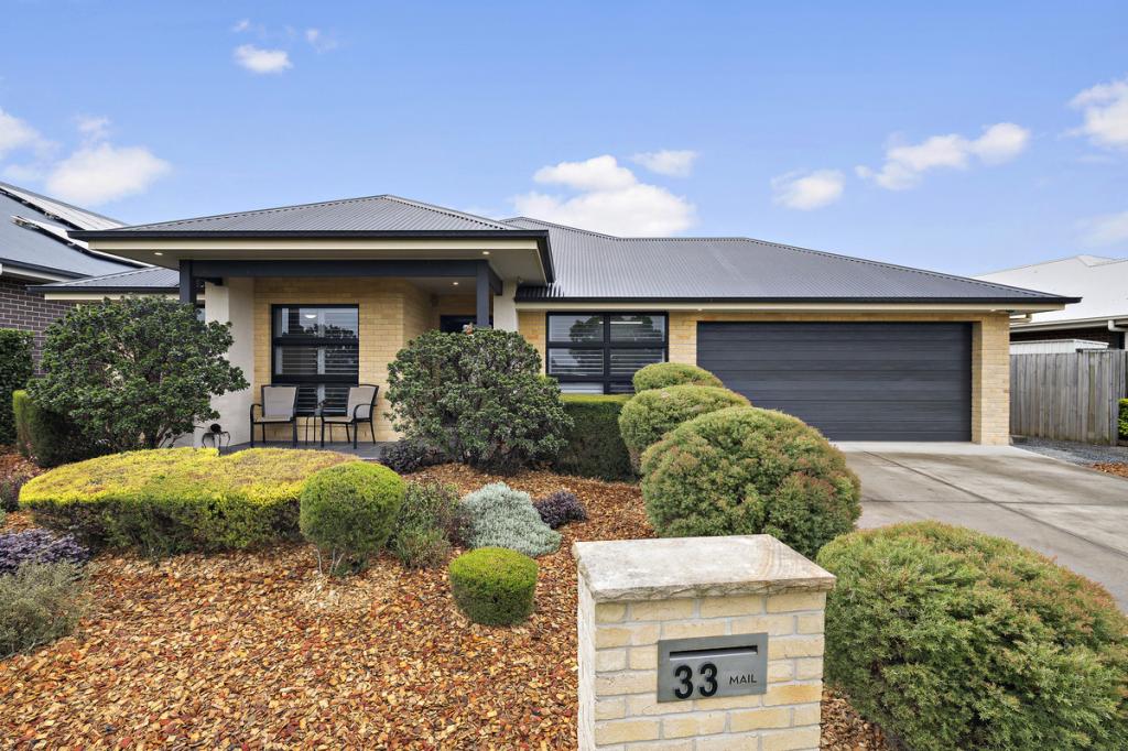 33 Barr Prom, Thornton, NSW 2322