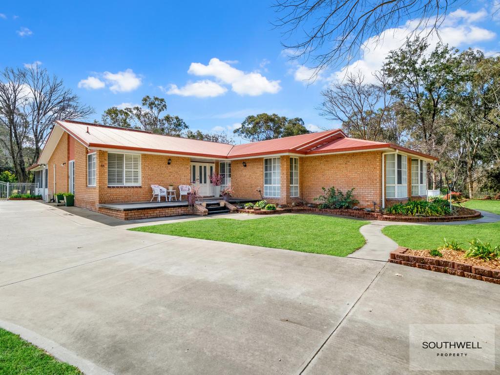 11 Gill St, Kootingal, NSW 2352