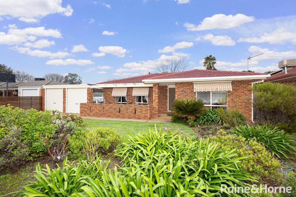 63 Grevillea Cres, Lake Albert, NSW 2650