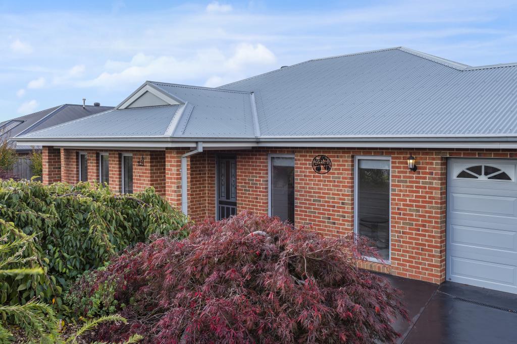 34 Couzens Lane, Romsey, VIC 3434