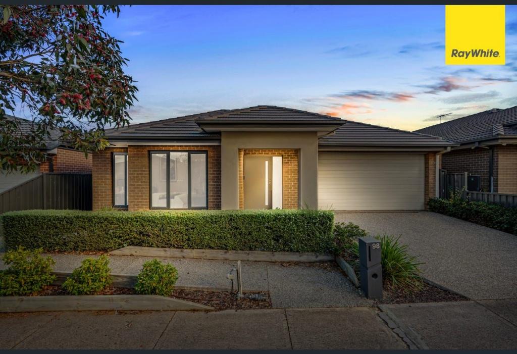 98 LANCERS DR, HARKNESS, VIC 3337