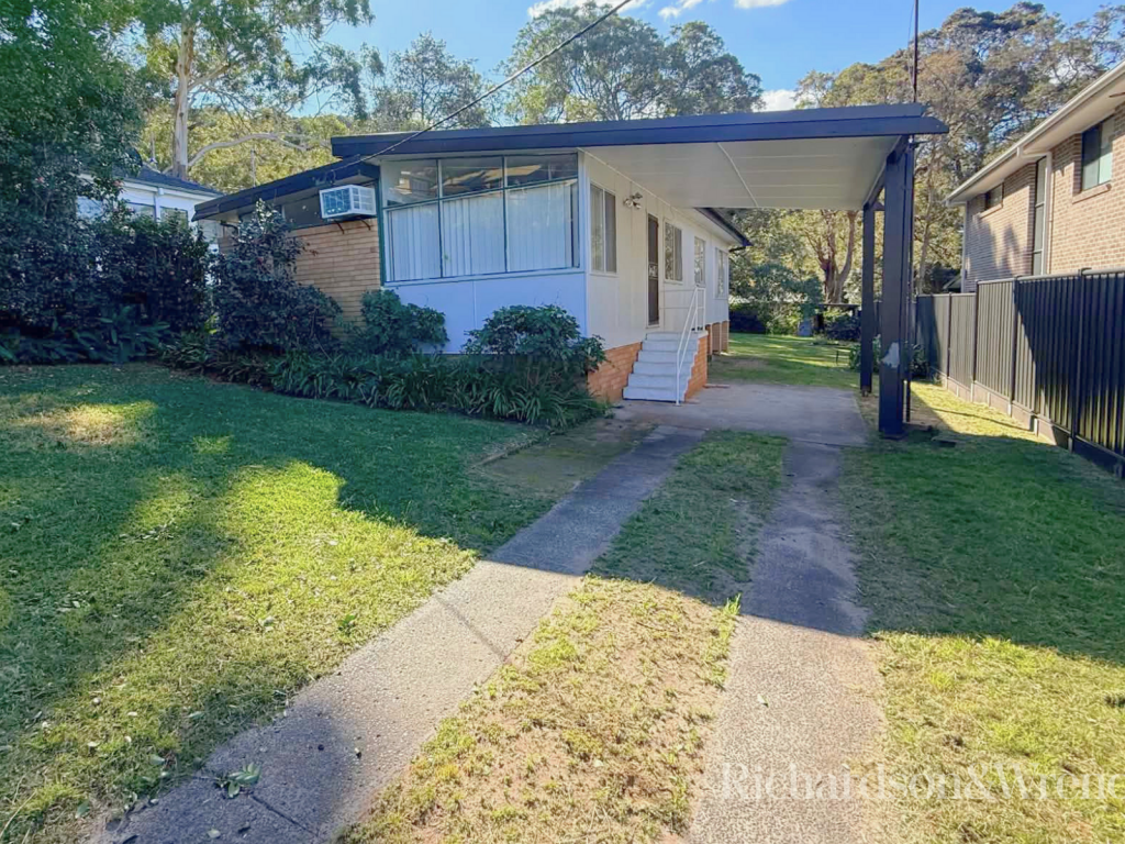 27 Takari Ave, Point Clare, NSW 2250