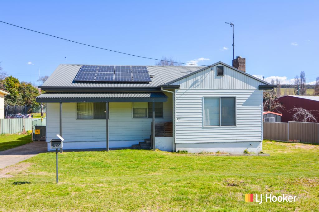 42 Stewart St, Bowenfels, NSW 2790