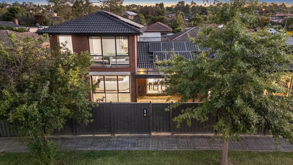 42 GROVE END RD, ENDEAVOUR HILLS, VIC 3802