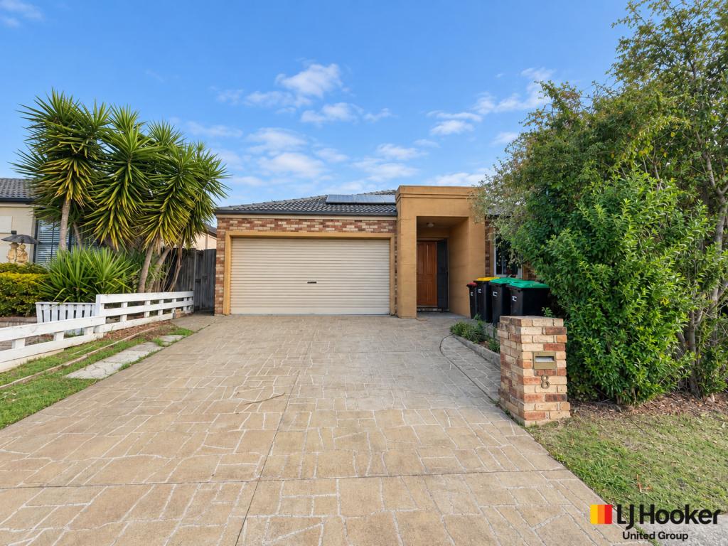 8 DALMENY DR, PRESTONS, NSW 2170