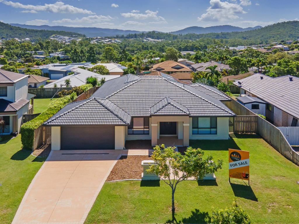 11 Tuggeranong Ave, Pacific Pines, QLD 4211