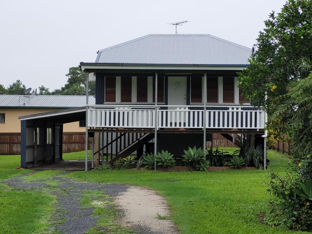 9 WATER ST, GOONDI HILL, QLD 4860