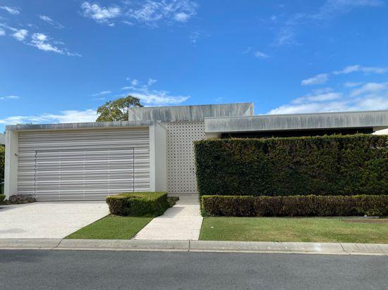 2 The Dress Cir, Benowa, QLD 4217